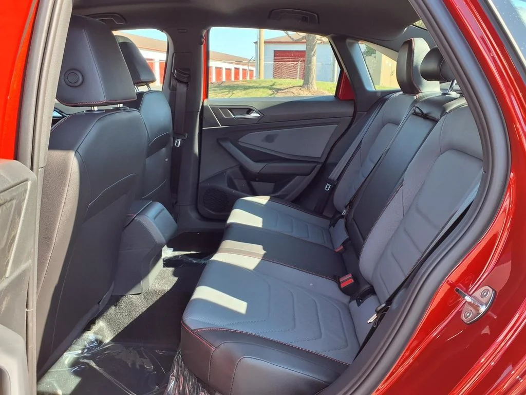 New 2026 Kings Red Metallic w/Deep Black Roof Volkswagen 2.0T Autobahn image 18