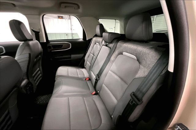 Used 2025 Desert Sand Ford Badlands image 26