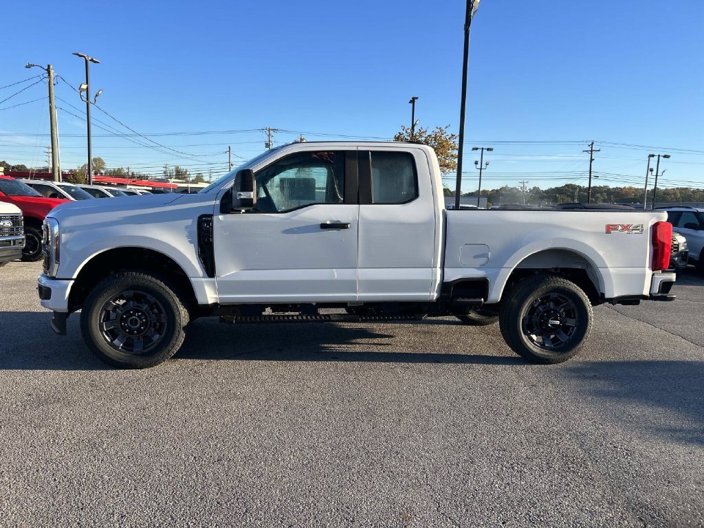 New 2027 Oxford White Ford F-350® XL image 5