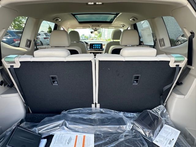 New 2026 Pure Gray Volkswagen 2.0T SE w/Technology image 18