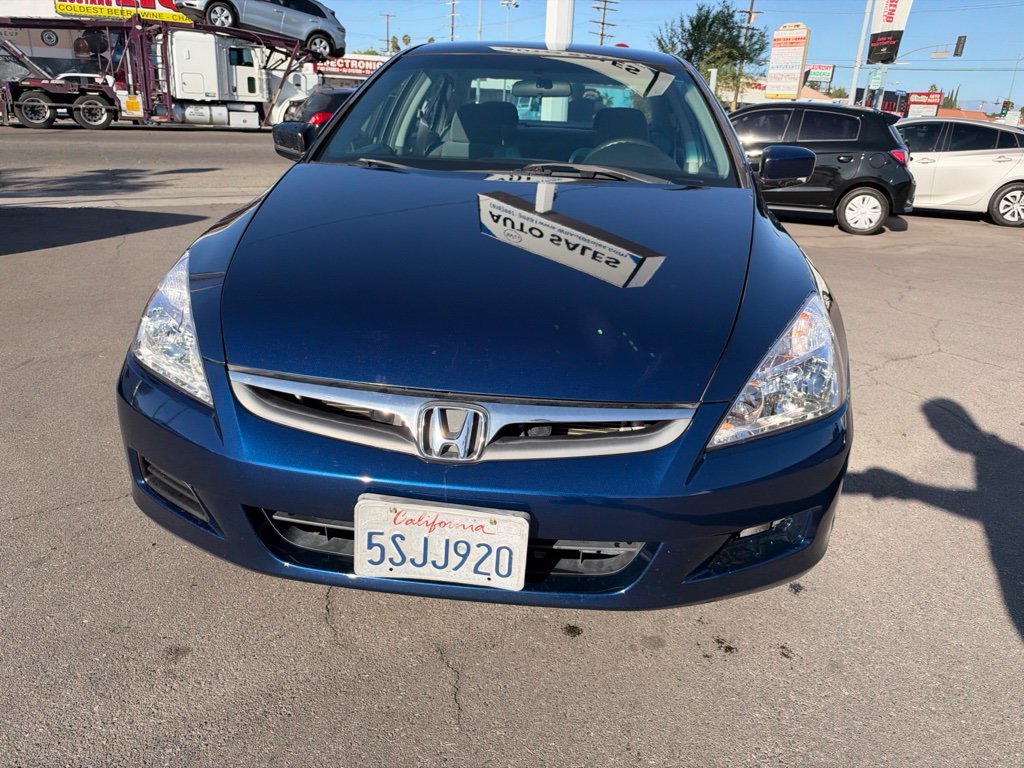 Used 2006 Blue Honda SE image 3