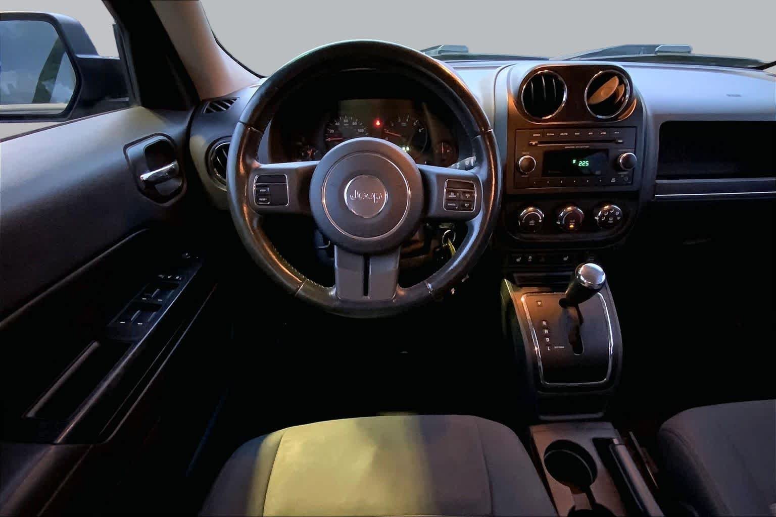 Used 2011 Dark Charcoal Pearl Jeep Latitude image 5