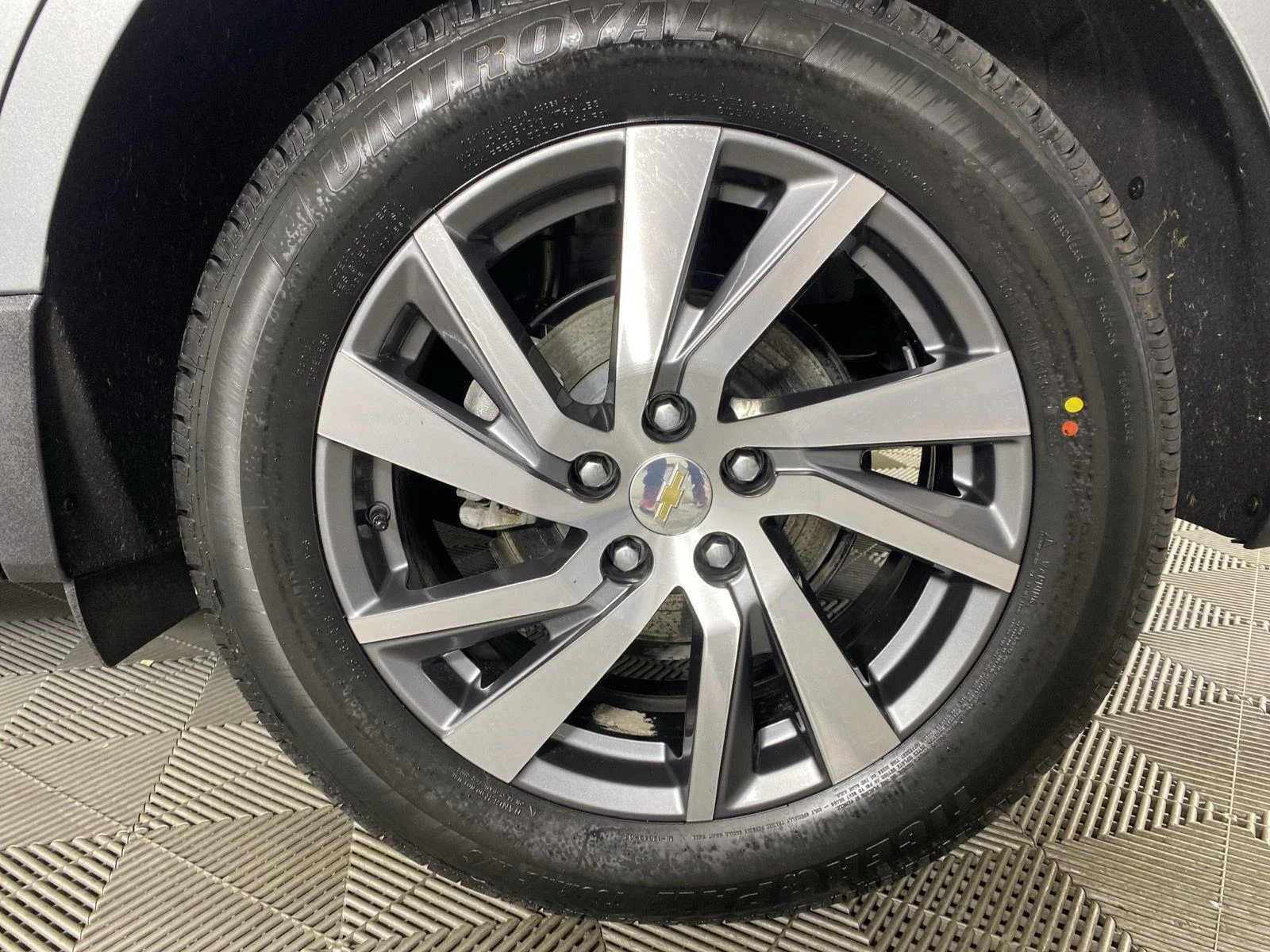 Used 2024 Sterling Gray Metallic Chevrolet LT image 18