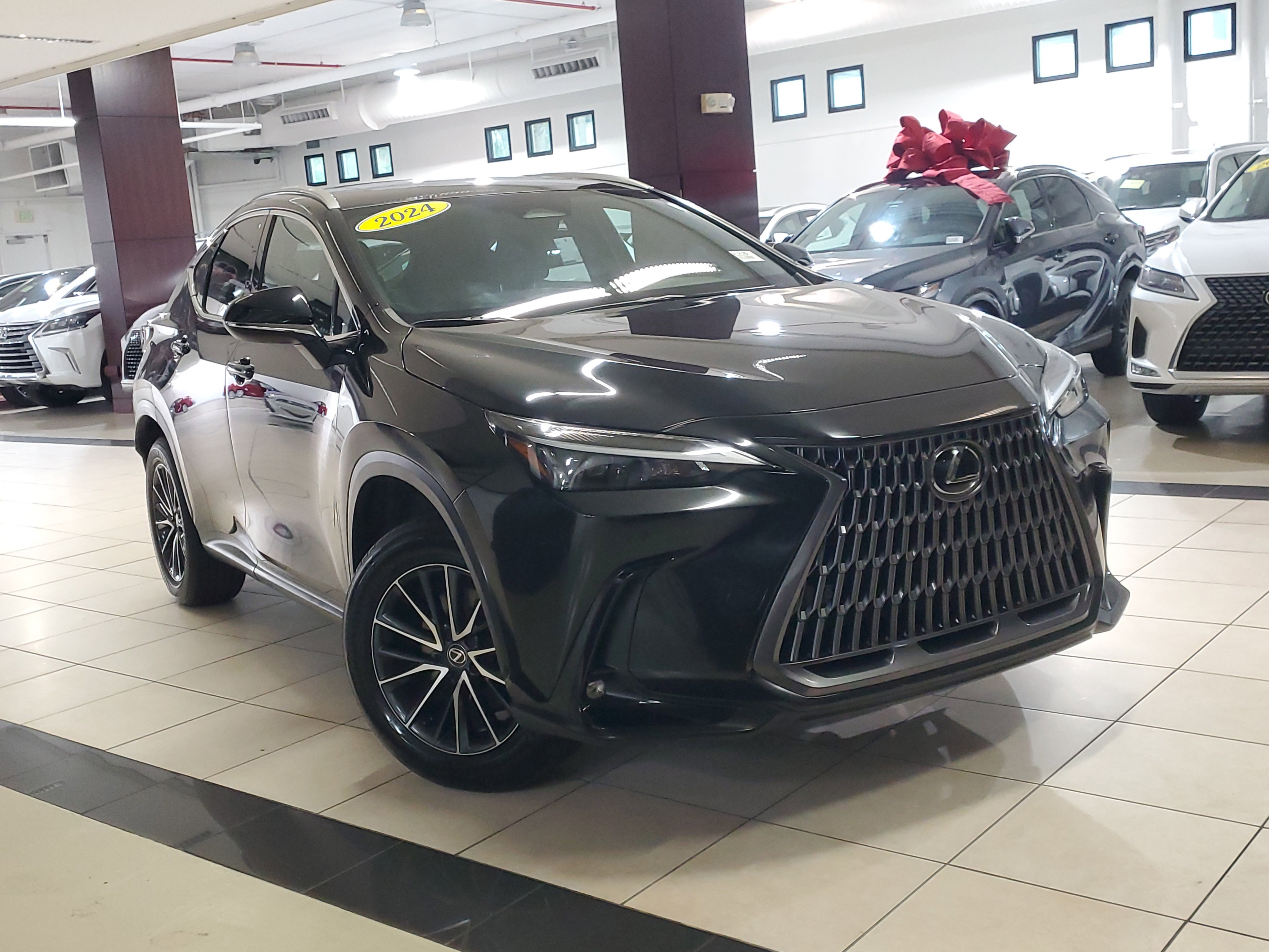 Used 2024  Lexus NX 250 Premium image 2