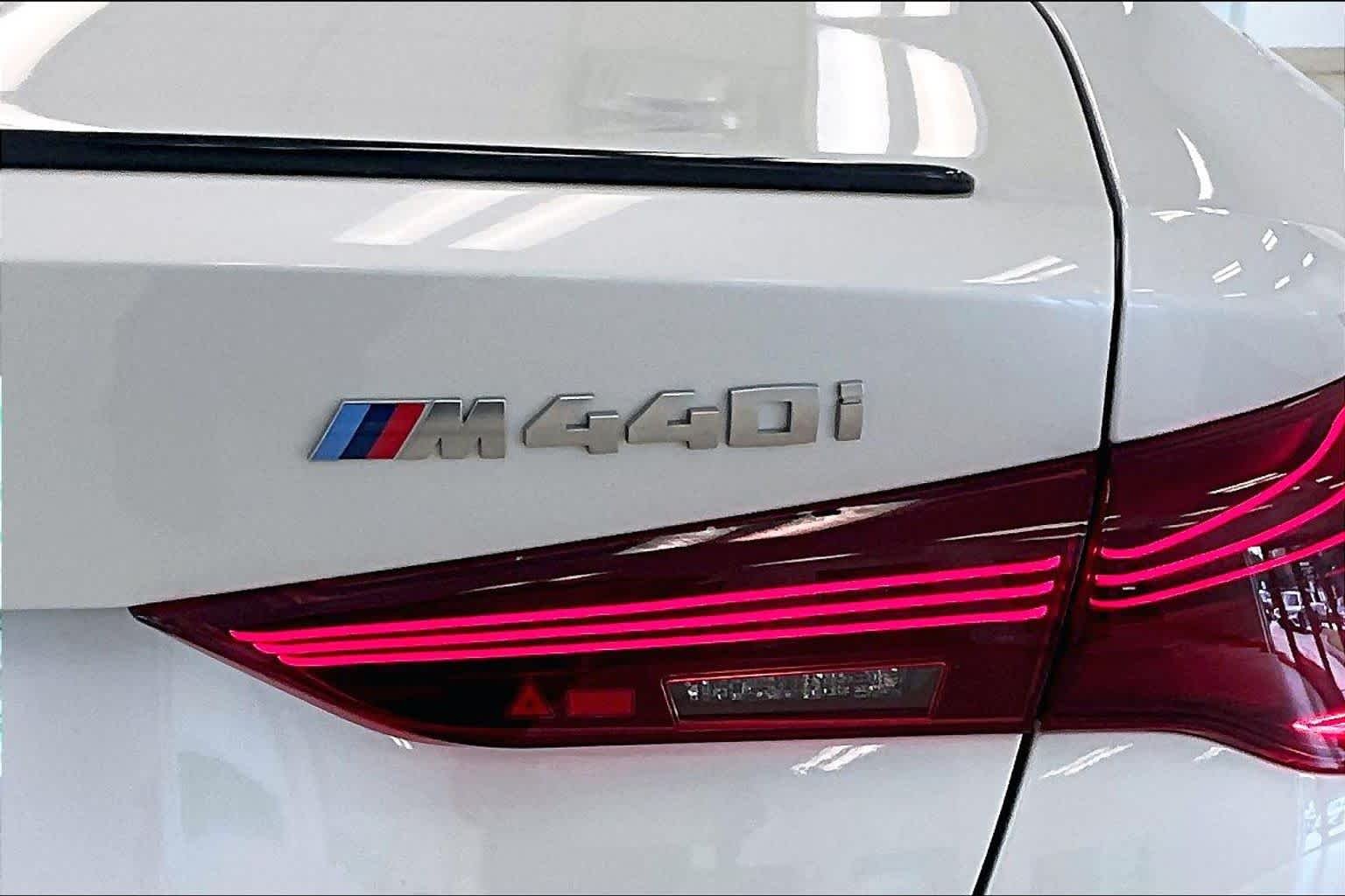 Used 2025 Mineral White Metallic BMW M440i image 28