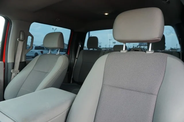 Used 2018  Ford XL image 13