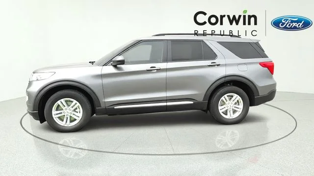Certified Used 2023 Gray Metallic Ford XLT image 4