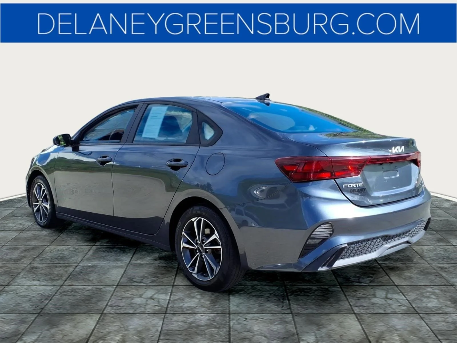 Used 2023 Gravity Gray Kdg Kia LXS image 5