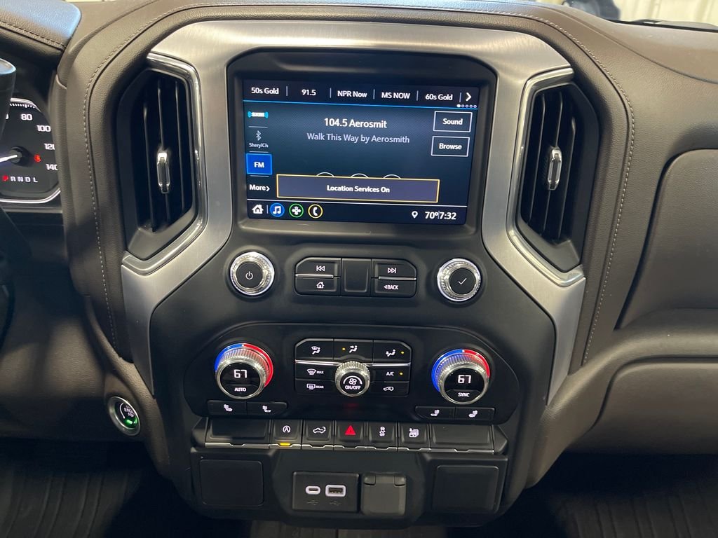 Used 2022 White GMC SLE image 19