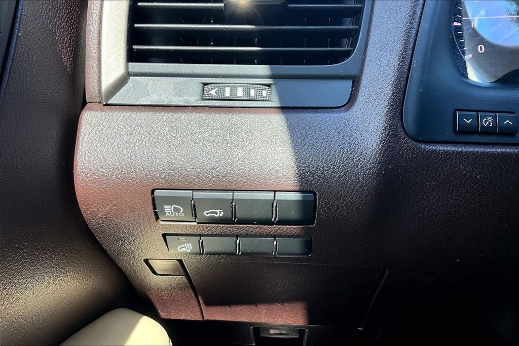 Used 2018 Beige Lexus 350 image 34