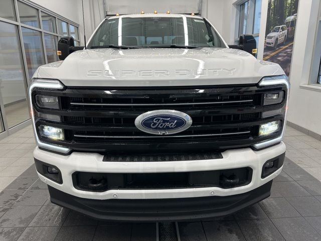 New 2026 Star White Metallic Tri-Coat Ford F-250® Platinum® image 2