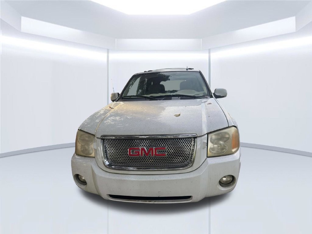 Used 2007 Summit White GMC Denali image 10