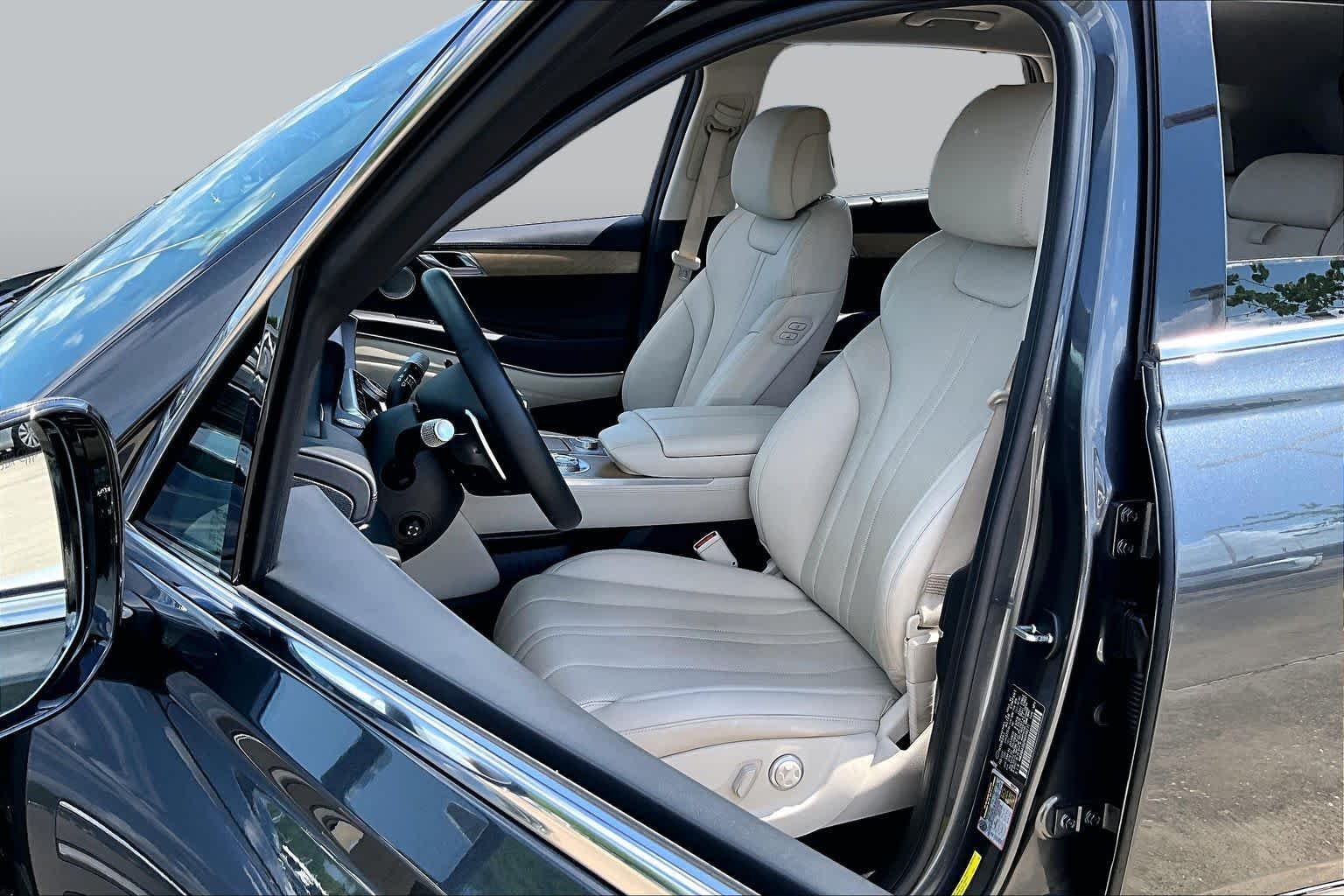 Used 2022 Himalayan Gray Genesis  image 8