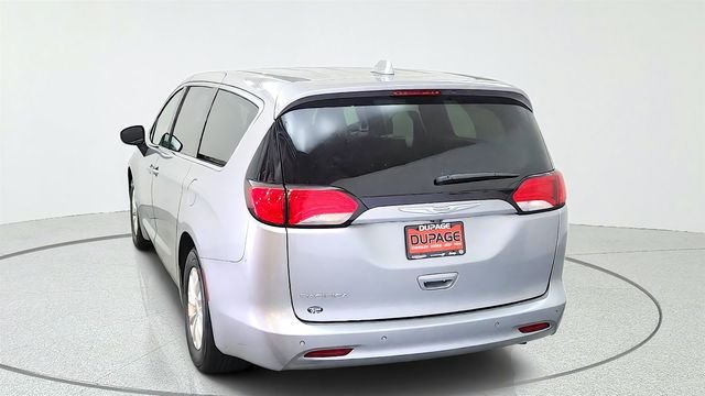 Used 2017 Silver Chrysler Touring image 9