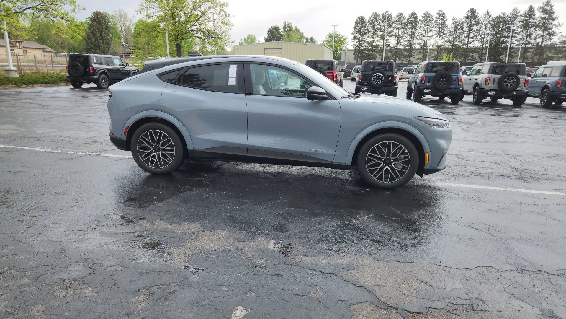 New 2026 Glacier Gray Metallic Tri-coat Ford Premium image 18