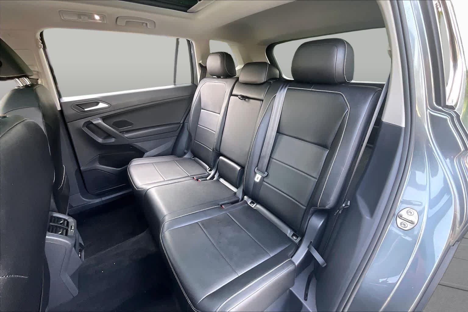Used 2021 Platinum Gray Metallic Volkswagen SE image 20