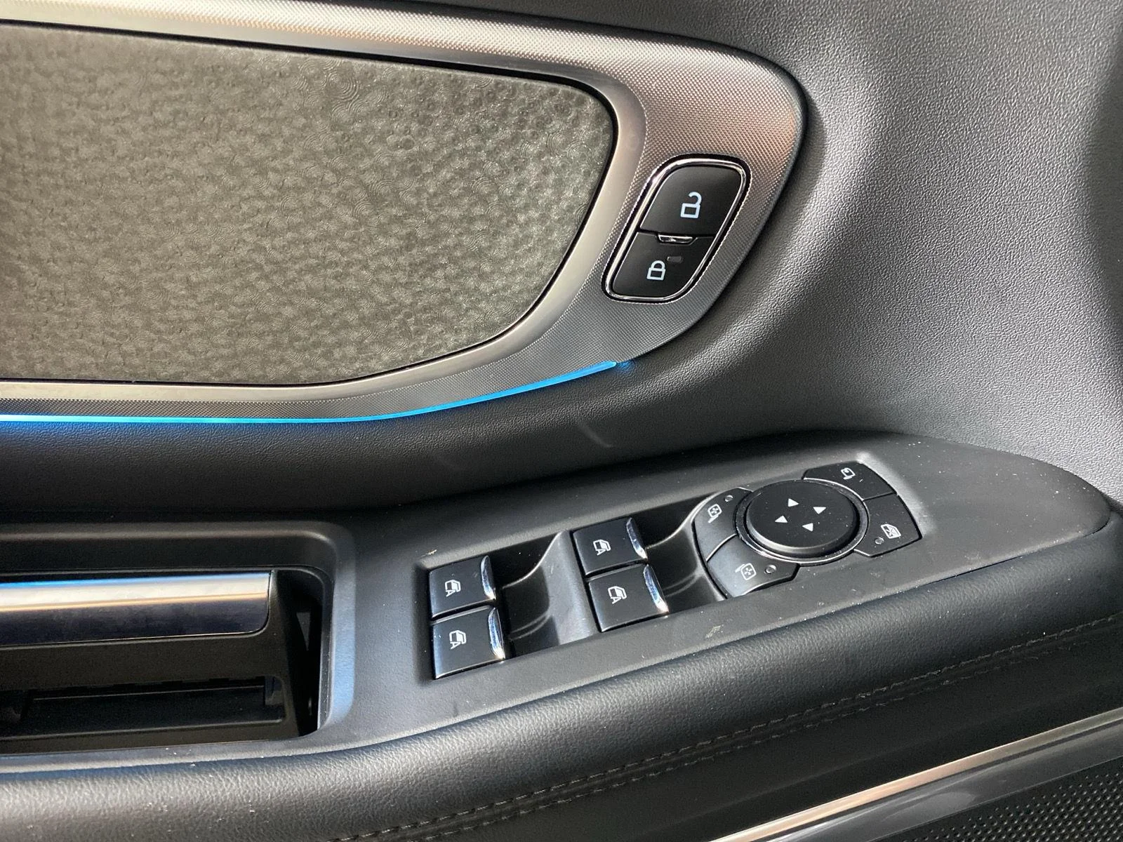 New 2025 Agate Black Metallic Ford TREMOR® image 12