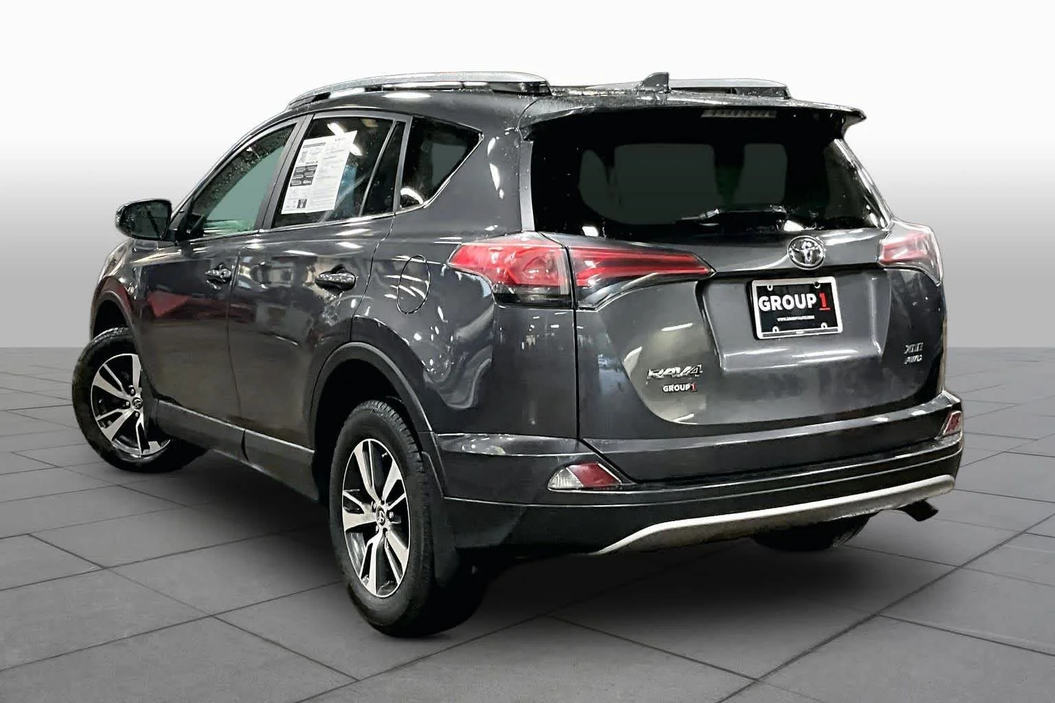 Used 2018 Magnetic Gray Metallic Toyota XLE image 12