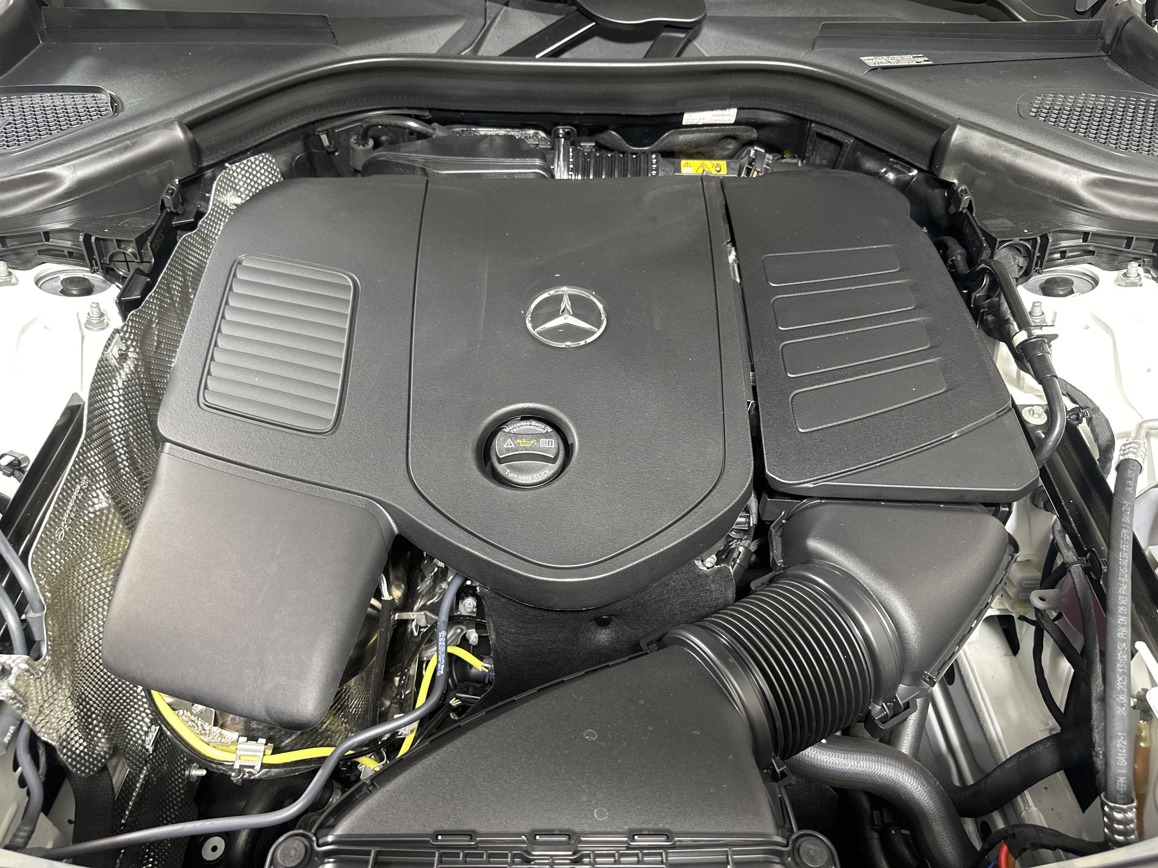 Certified Used 2026 POLAR WHITE Mercedes-Benz GLC 300 image 24