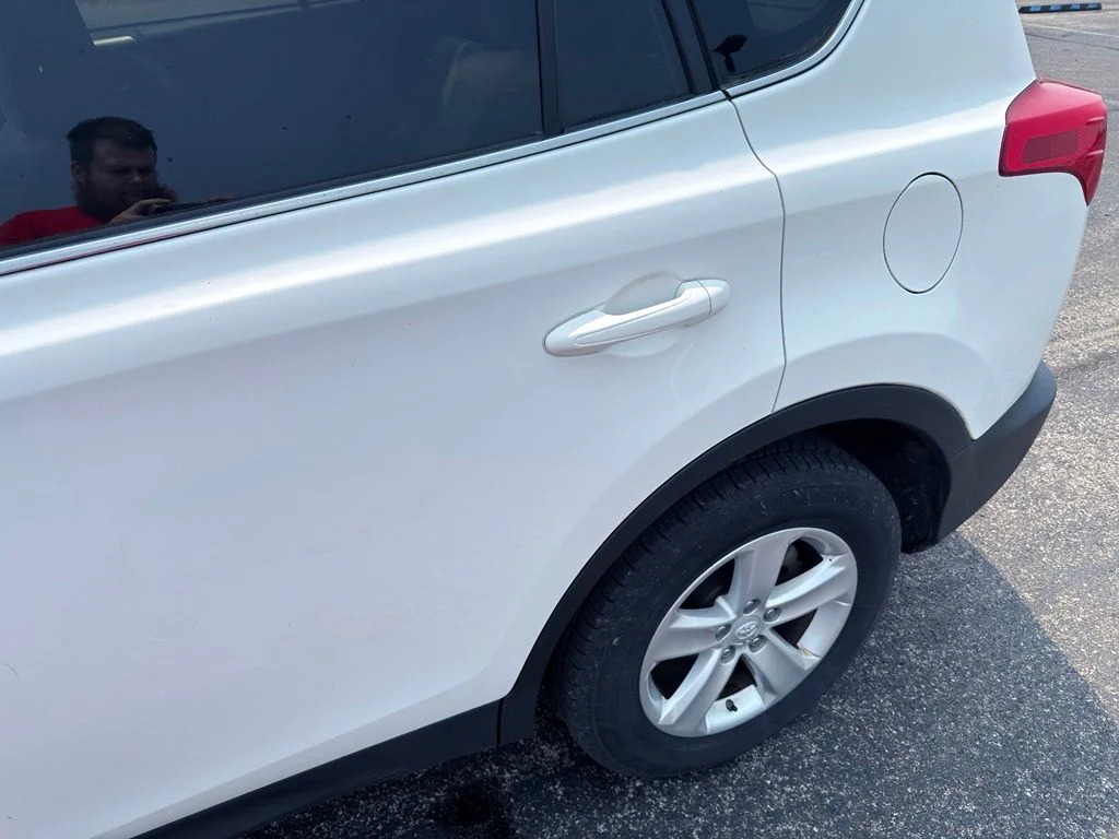Used 2014 White Toyota XLE image 10