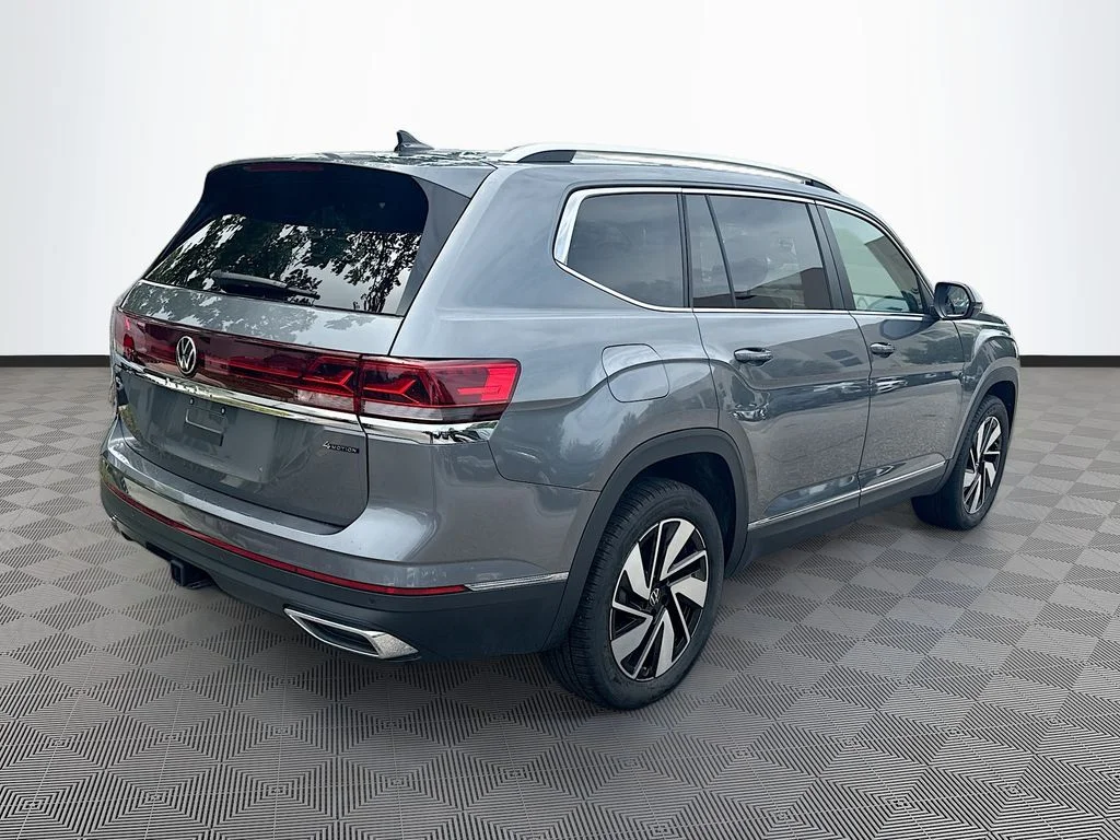 Used 2025  Volkswagen 2.0T SEL image 6