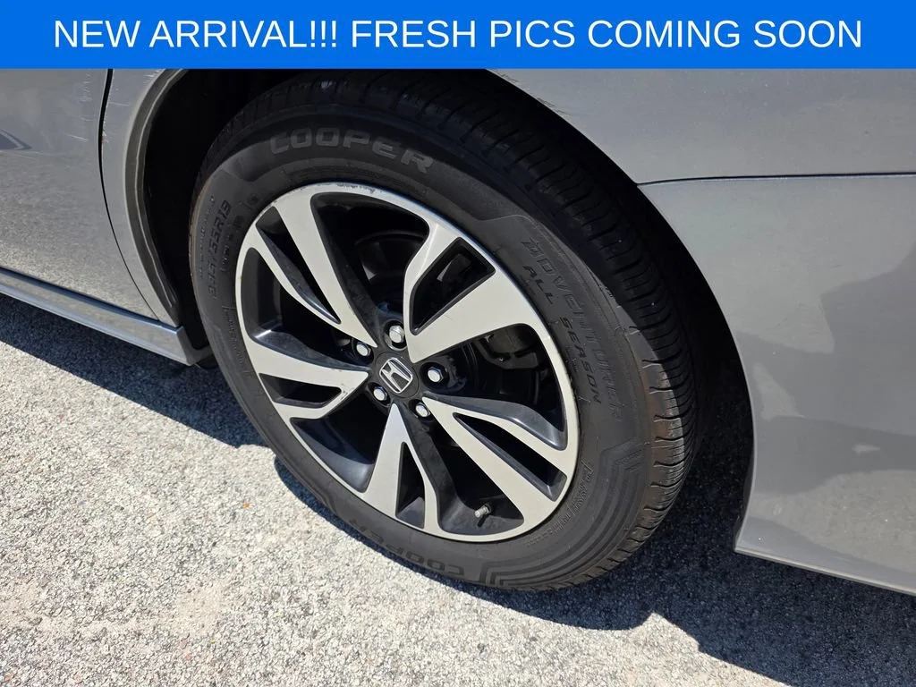 Used 2019 Silver Honda Elite image 6