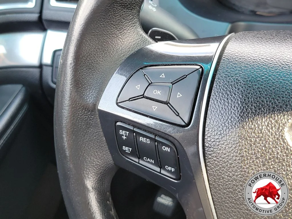 Used 2016 Black Ford Limited image 29