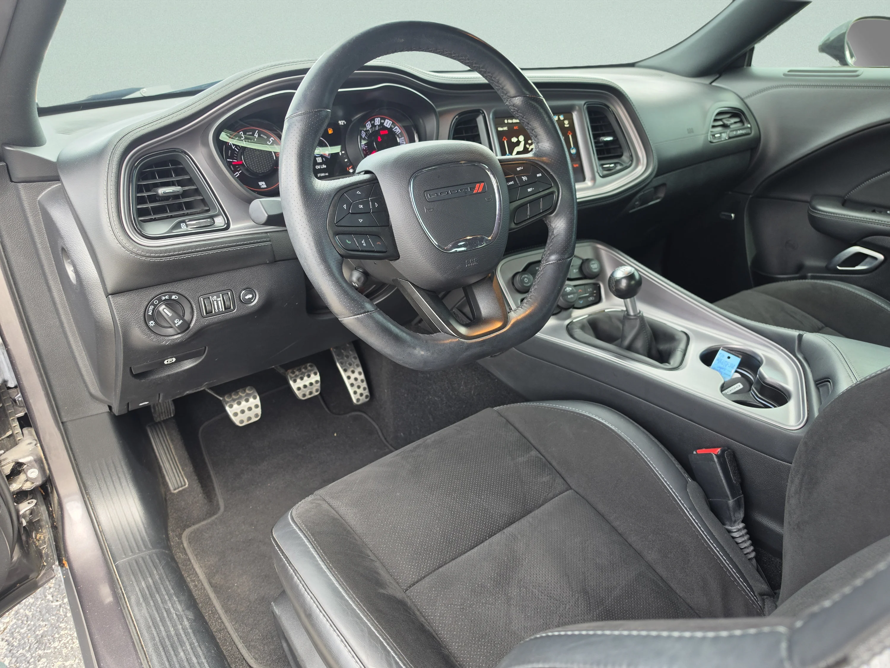 Used 2023 Granite Pearlcoat Dodge R/T image 18