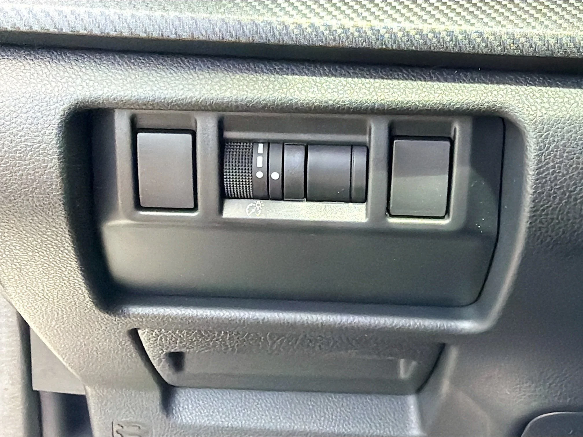 New 2026 White Pearl Subaru Base image 32
