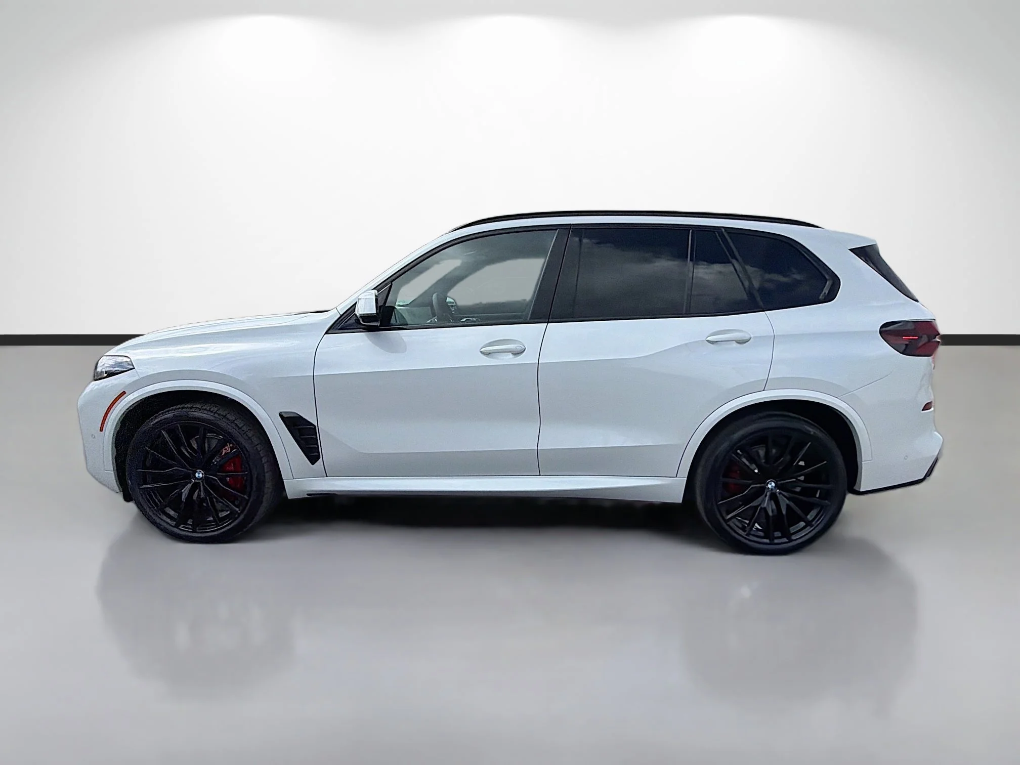 New 2026 Mineral White Metallic BMW xDrive40i image 6