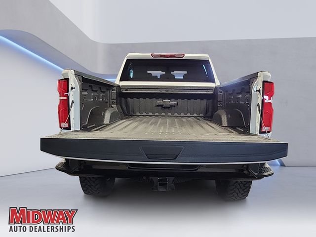 Used 2026 White Chevrolet LT image 4