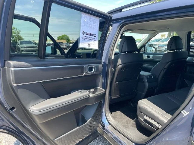 Used 2025 Blue Hyundai SEL image 29