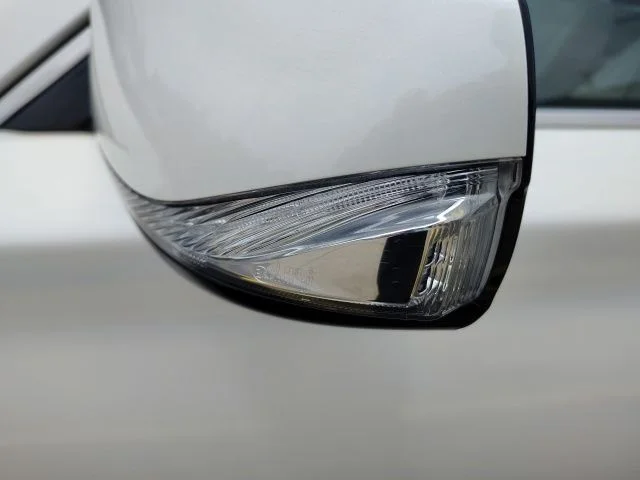 Used 2022 White INFINITI LUXE image 10