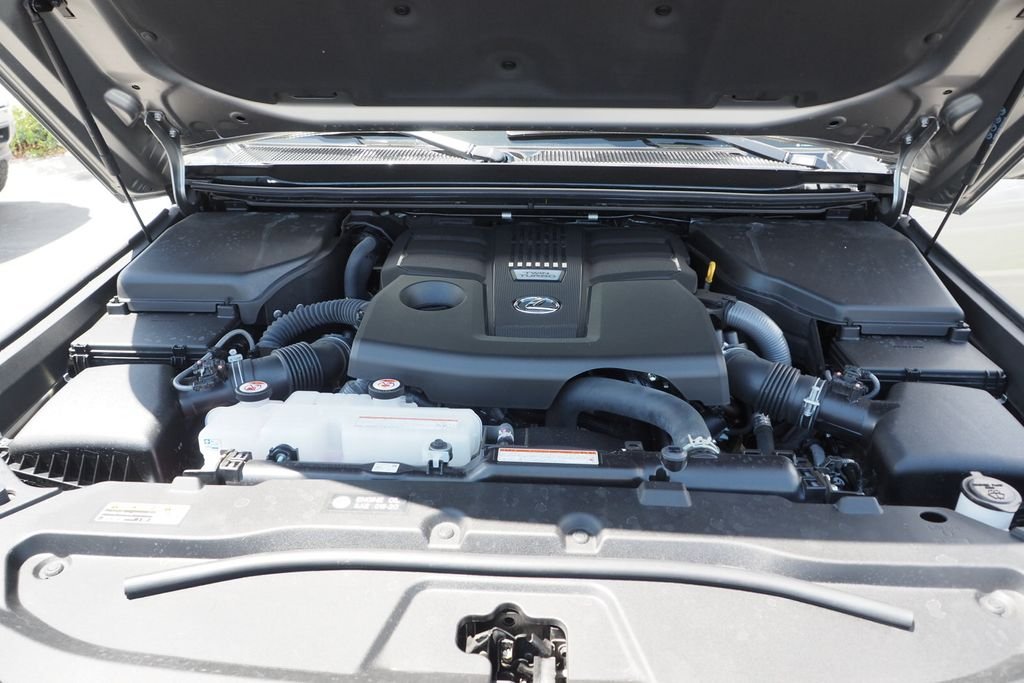 Used 2025 Silver Lexus 550 Luxury+ image 12