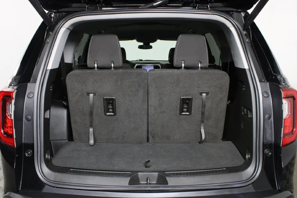 Used 2023 Ebony Twilight Metallic GMC SLE image 7