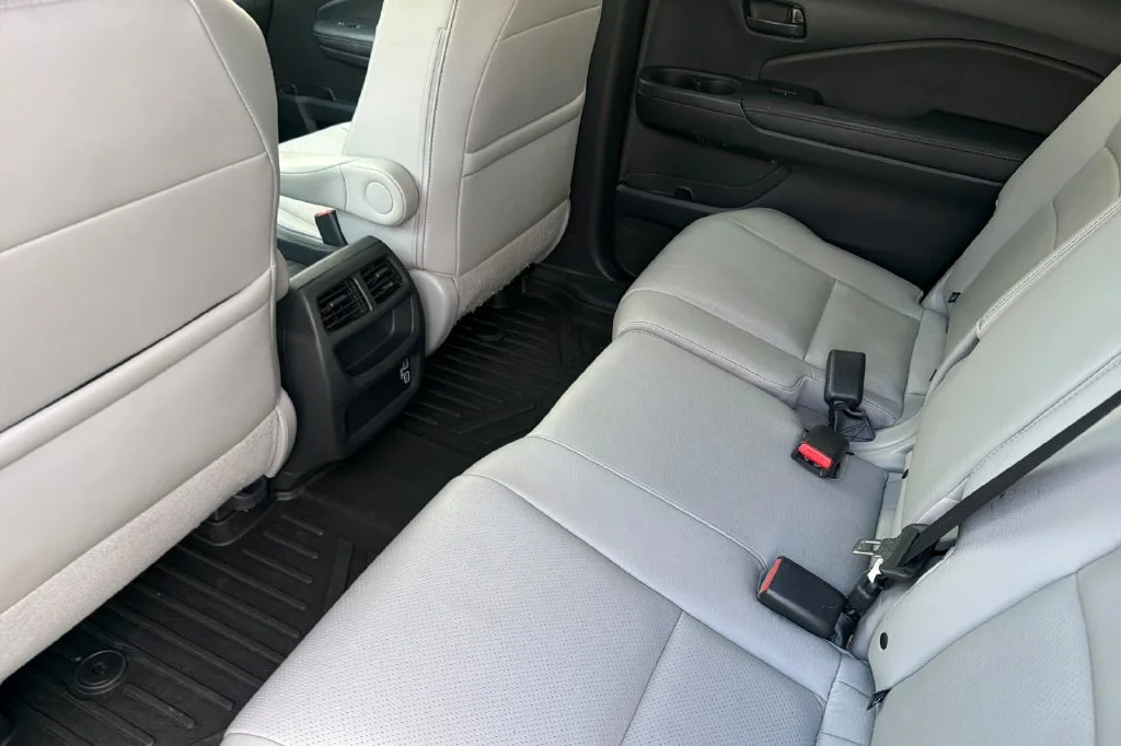 Used 2022 Lunar Silver Metallic Honda EX-L image 16