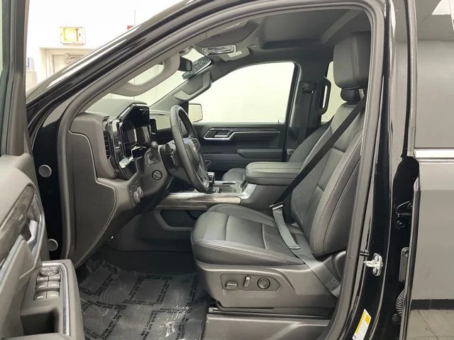 2025 Chevrolet Silverado 1500 LTZ - Photo 11