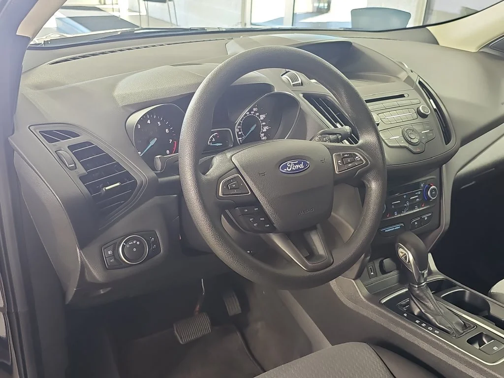 Used 2018 Black Ford SE image 19