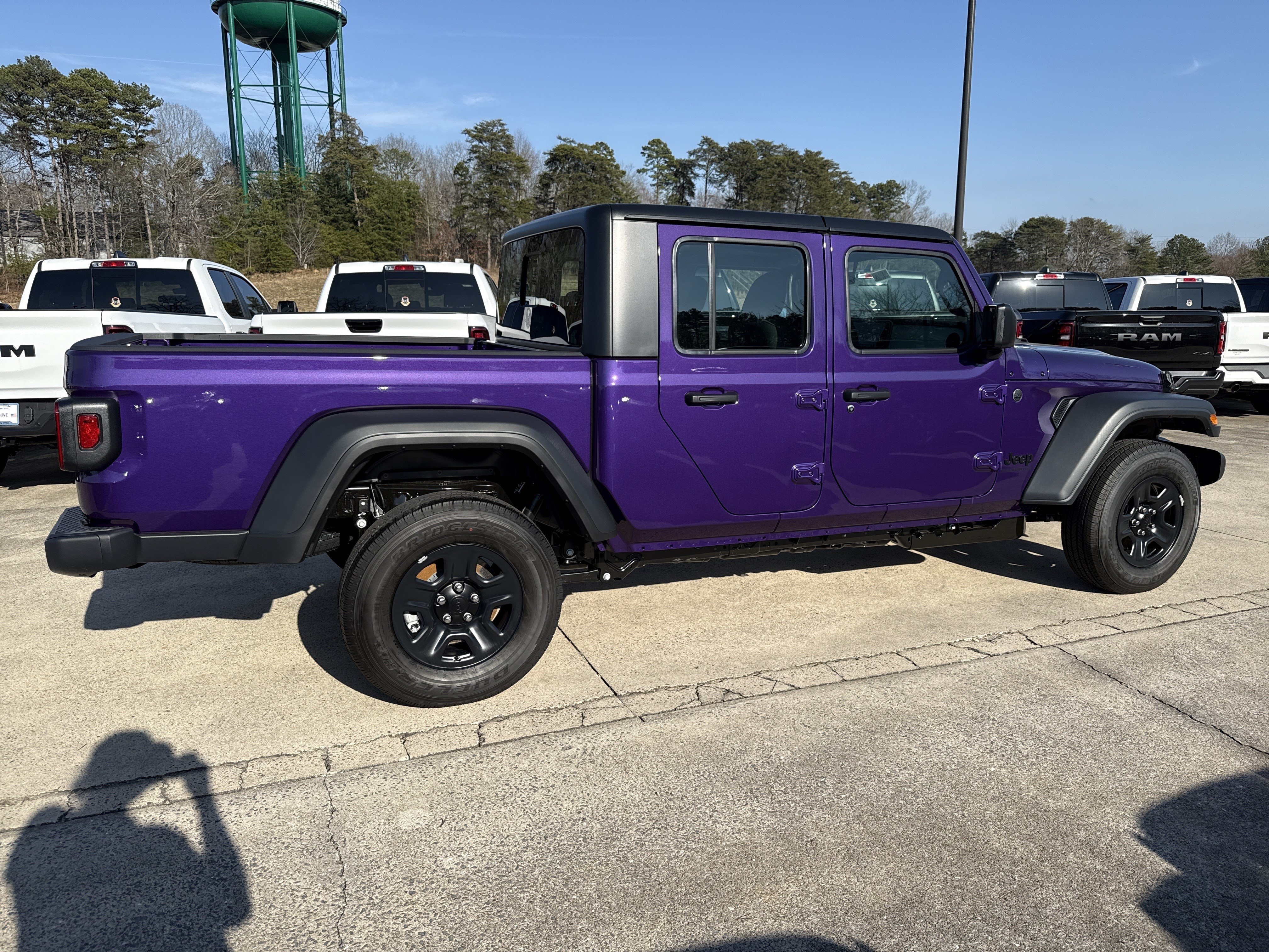 New 2026 Reign Jeep Sport image 8