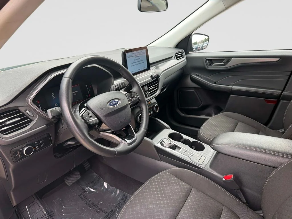 Used 2024 Vapor Blue Ford Active image 22