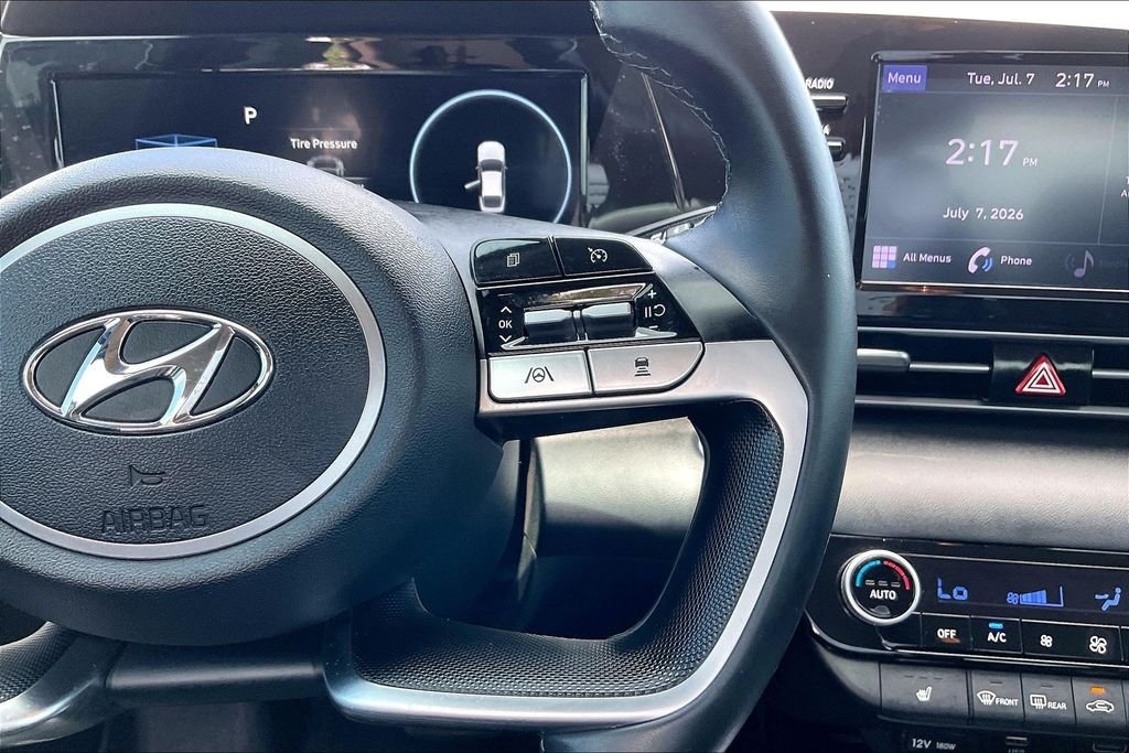 Used 2022 Black Hyundai SEL image 11