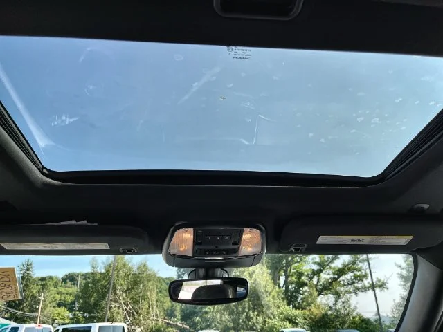 Used 2019 Silver Jeep Altitude image 19