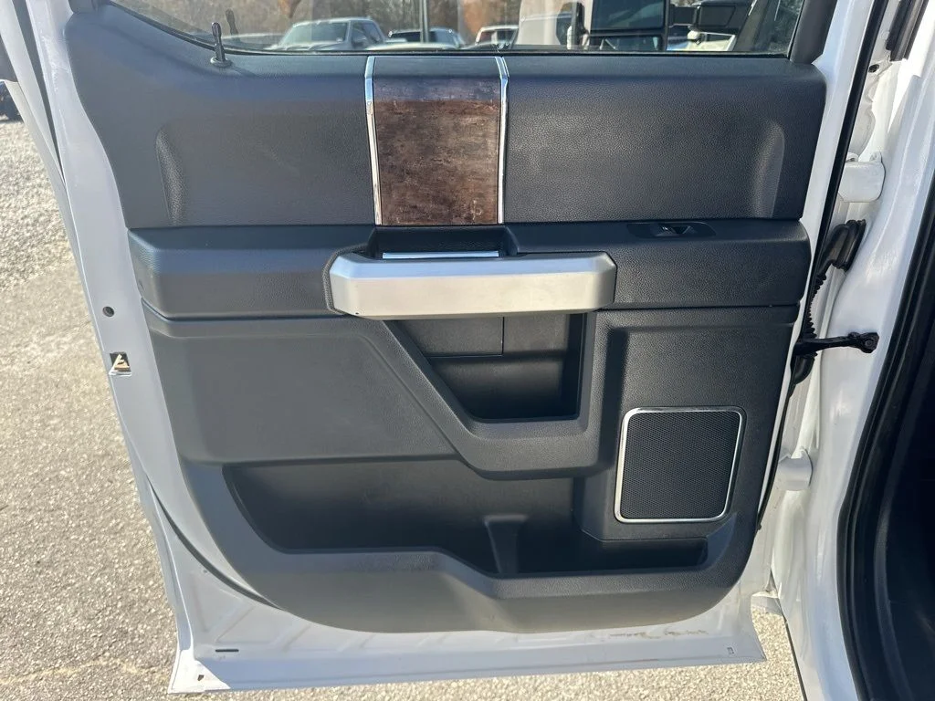 Used 2022 White Ford Lariat image 25