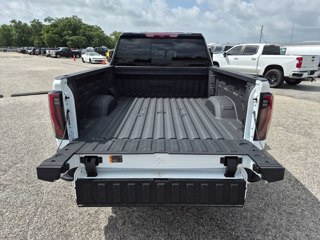 Used 2026 Summit White GMC AT4 image 32