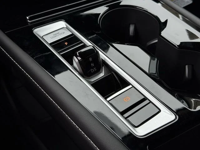 New 2026 Black Volkswagen 2.0T SE w/Technology image 17