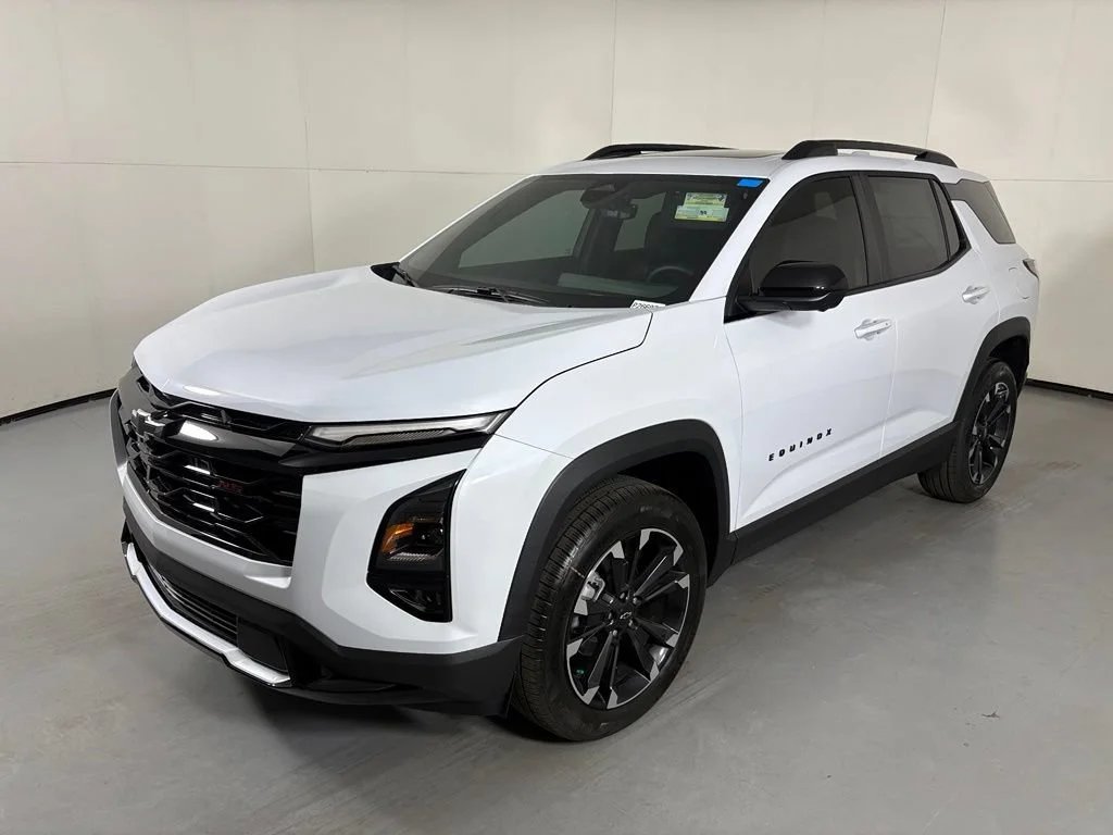 New 2026 Polar White Tricoat Chevrolet RS image 5