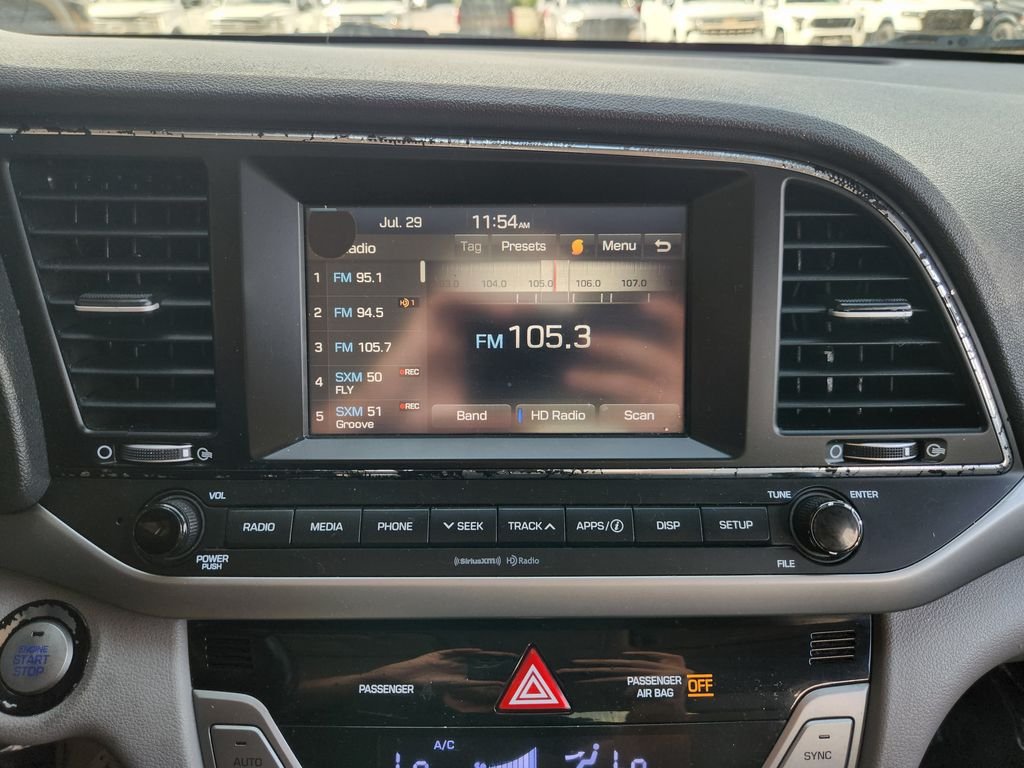 Used 2017  Hyundai SE image 18