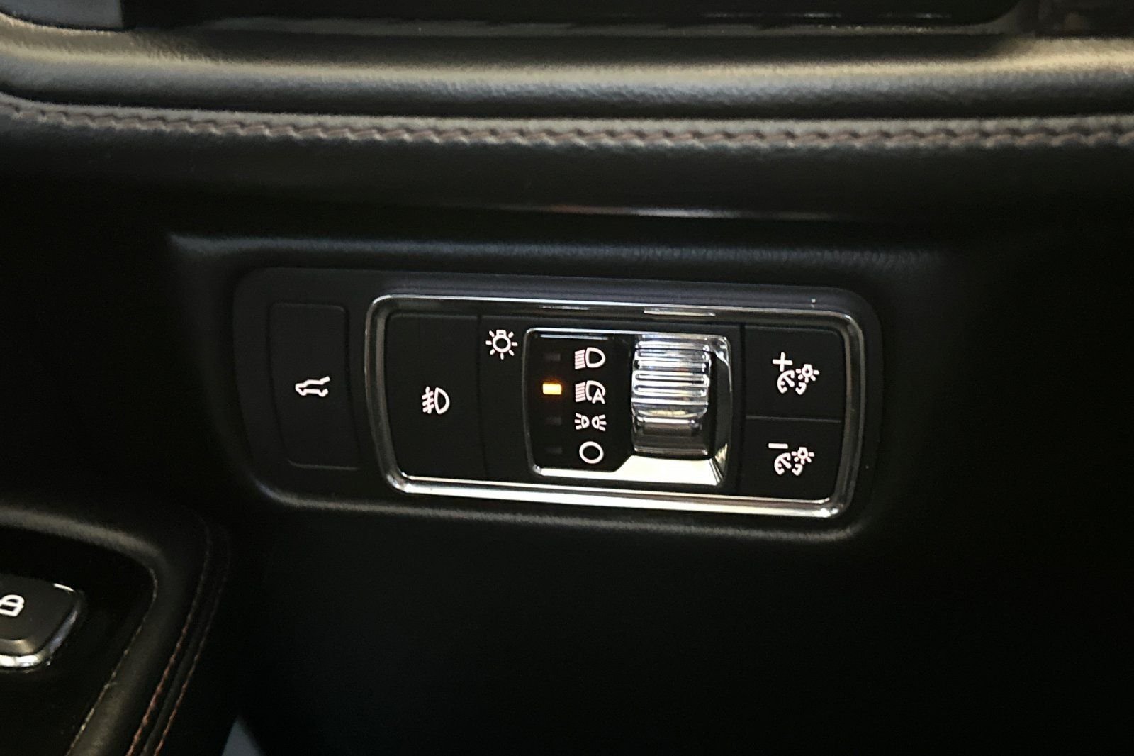 Used 2020 Black Lincoln Reserve image 32