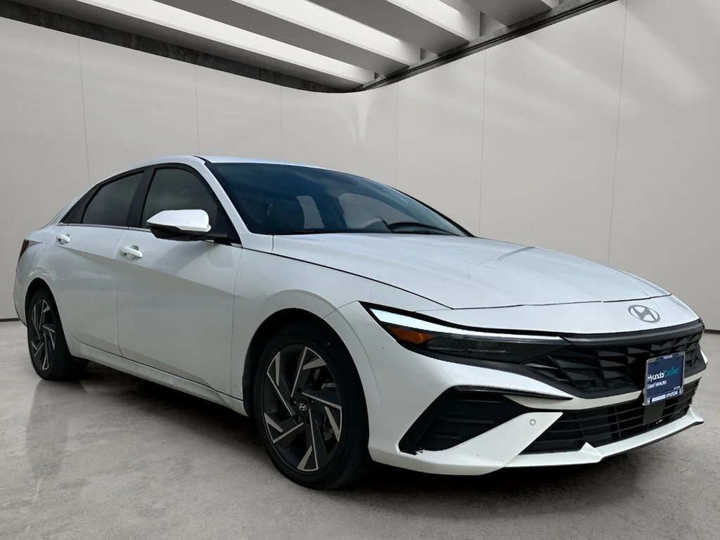 Used 2024 Serenity White Hyundai Limited image 8