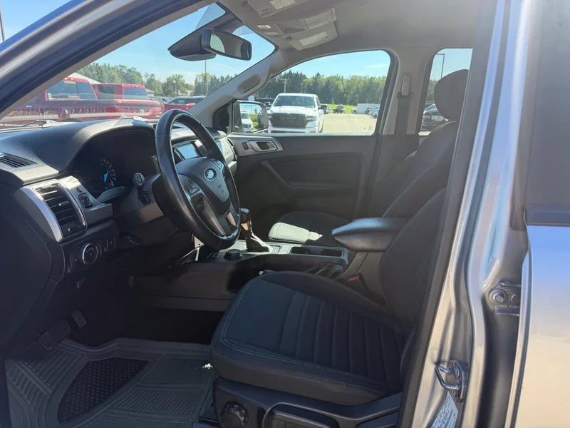Used 2020 Silver Ford XLT image 3